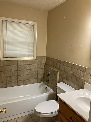 2202 Country Club Ln #B Photo 1
