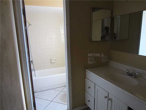 5th image of 4409 Lurline Cir