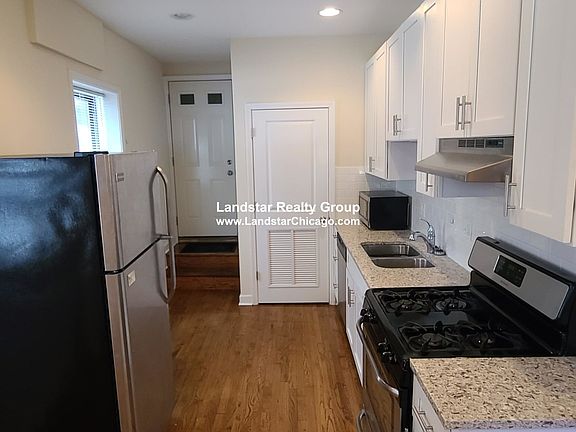 2nd image of 1819 W Leland Ave #G