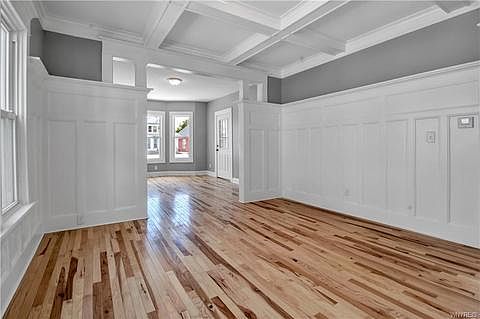 4th image of 270 Loring Ave