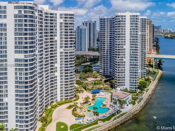 3600 Mystic Pointe Dr, Aventura, FL