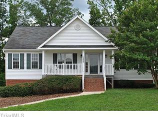 490 Hunters Knoll Rd, Winston Salem, NC 27106