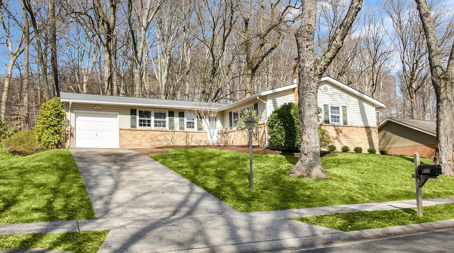 117 Aronimink Dr photo 1