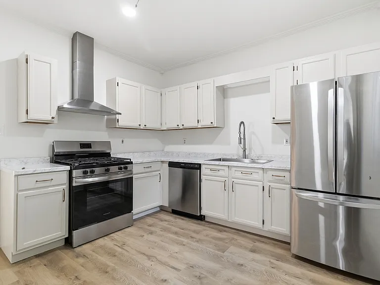105 Marne Ave — Photo 3