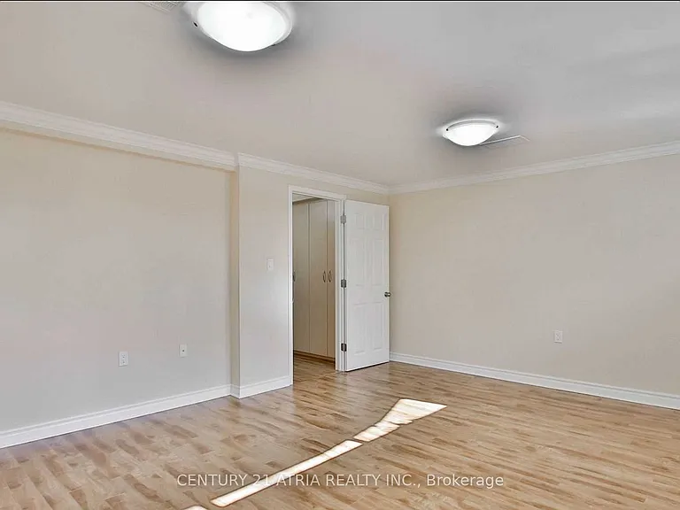 243 Harrygan Cres — Photo 11