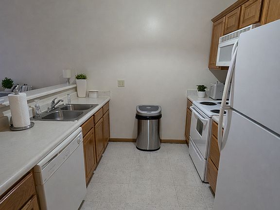 5th image of 120 S Salisbury St #4a88927d3