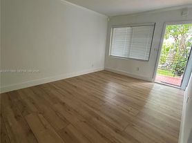 505 NE 82nd St, Miami, FL