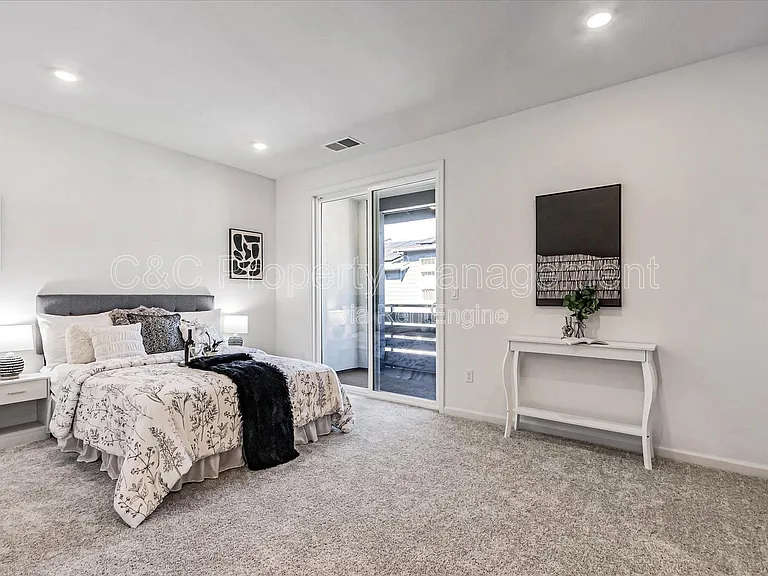 379 Lundy Pl — Photo 10