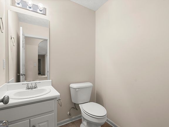 4th image of 459 Vinemont Rdg