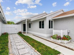 10911 SW 12th St, Pembroke Pines, FL 33025