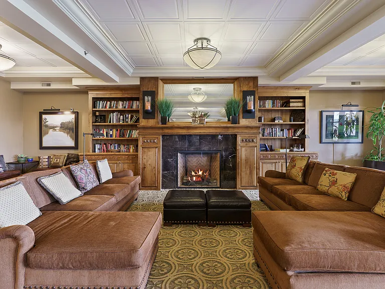 363 SW Bluff Dr #102 — Photo 40