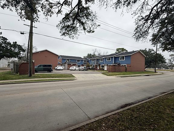 2nd image of 1904 Mustang Rd