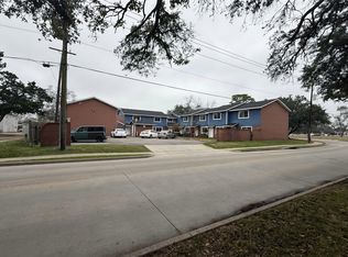 1904 Mustang Rd, Alvin, TX 77511