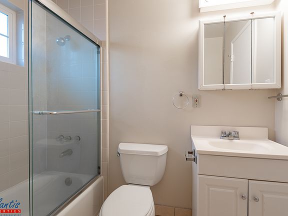 5th image of 2318 Karen Dr APT 6