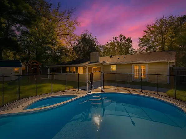 300 Logan Dr, Summerville, SC 29483