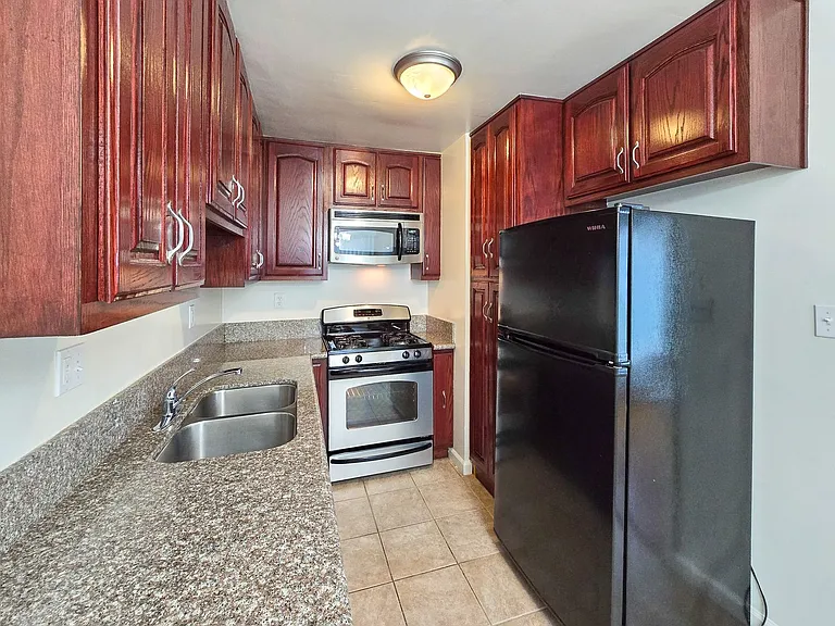 1809 Oakwood Ave — Photo 7