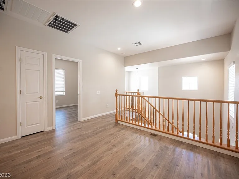 10474 Howling Coyote Ave — Photo 33