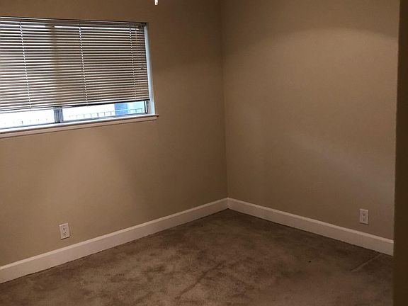 2nd image of 1480 Creekside Dr #304