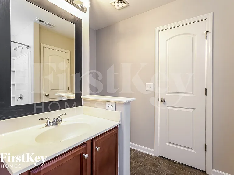 6600 Maderia Ct — Photo 12