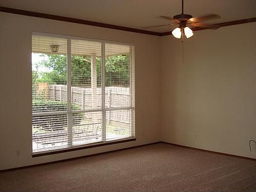3rd image of 1816 Lancaster Dr