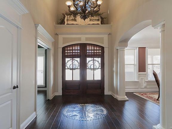 3rd image of 812 Hearthstone Dr