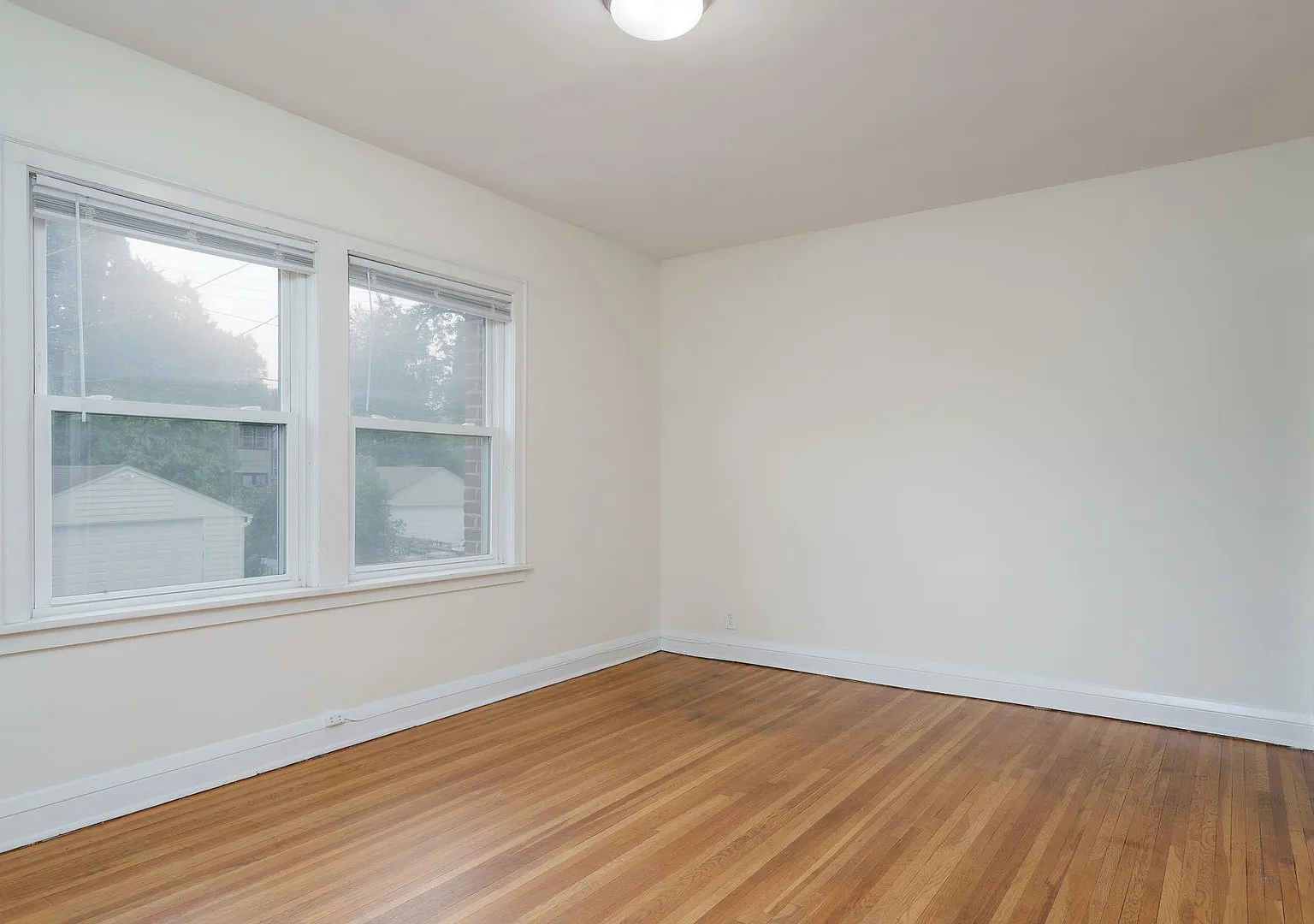 3527 Pillsbury Ave S — Photo 2