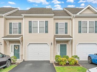 6853 Village Green Dr, Roanoke, VA 24019