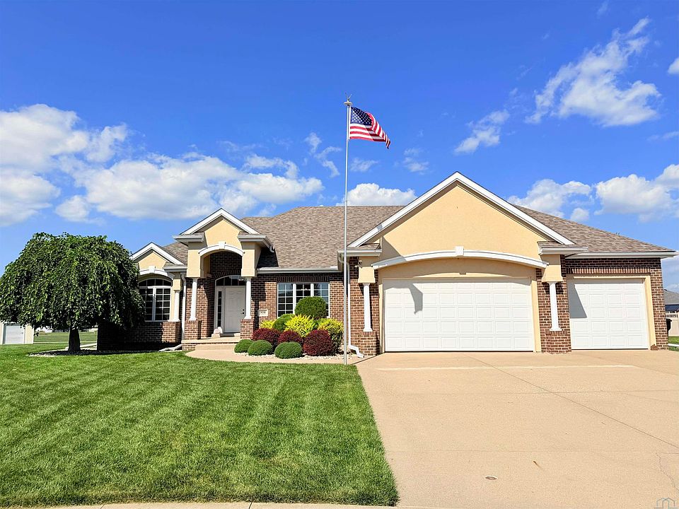 1st image of 906 Rockwood Ct