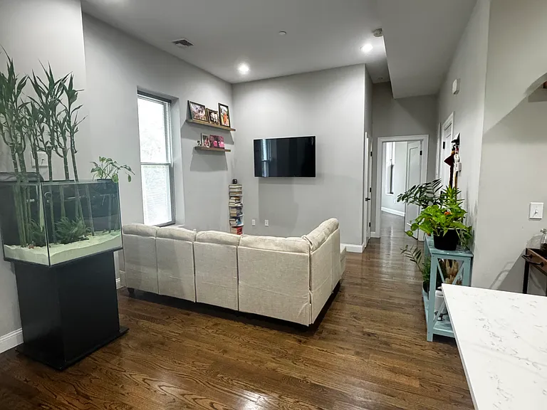 14 Rockland St #2 — Photo 2