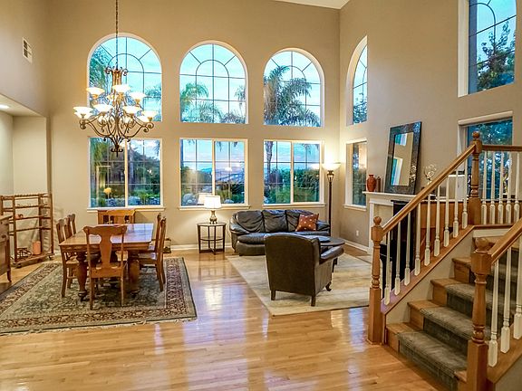 Gorgeous window views!