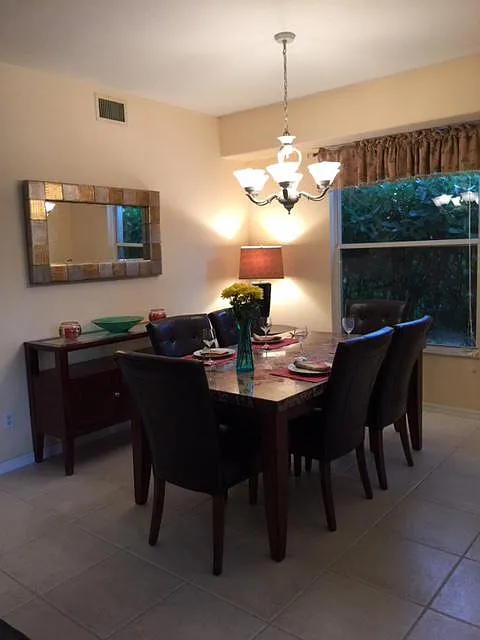 2 bed, 1811 sqft, $7,800 — Photo 3