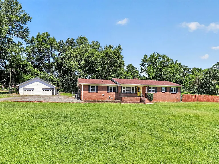 6901 Ridge Lane Rd — Photo 31