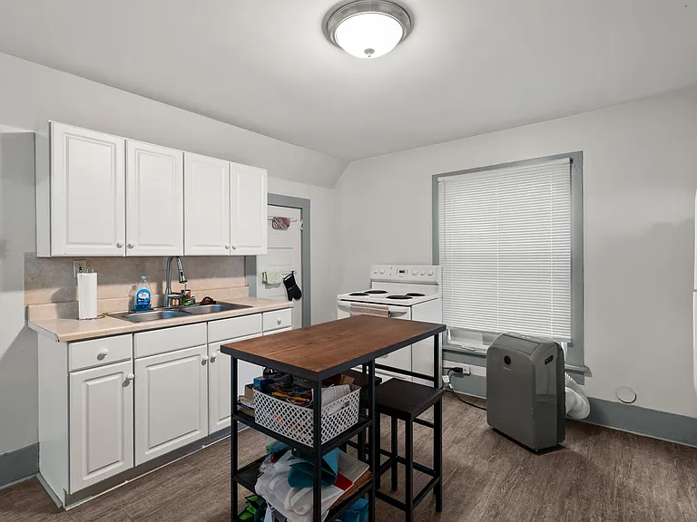 1108 Grand Ave — Photo 3