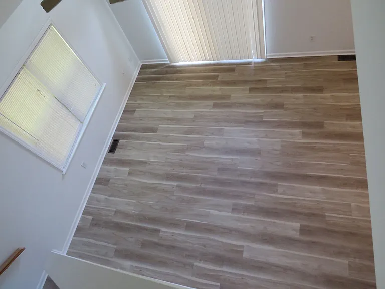 208 Stroud St — Photo 5