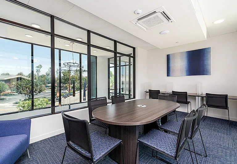 Lumina Apartments — Photo 20