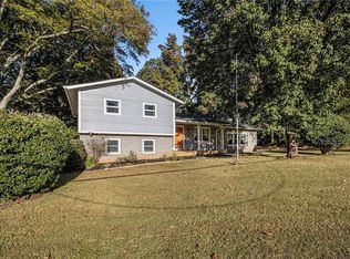 1608 Cooledge Rd, Tucker, GA 30084