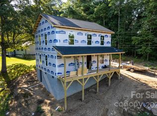 650 Zeb Corn Rd, Hendersonville, NC 28791