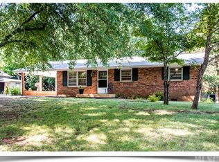 441 27th Avenue Cir NW, Hickory, NC 28601