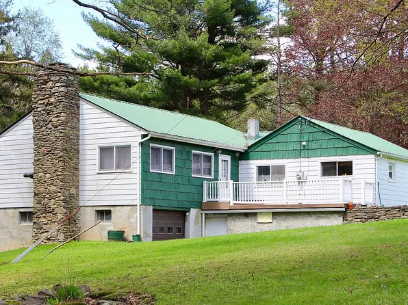 93 Pierce Creek Rd, Binghamton, NY 13903