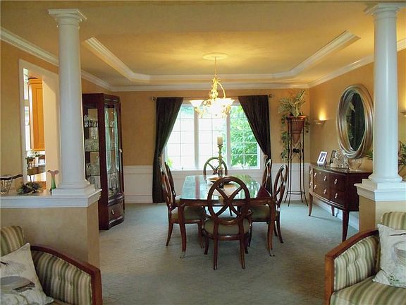 5th image of 23 Fairpoint Dr