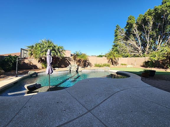 4th image of 3530 S McClelland Dr