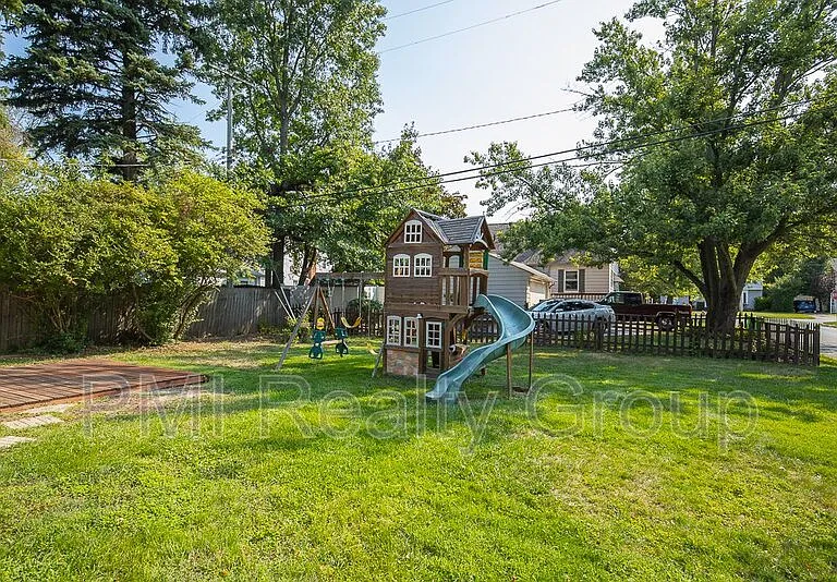 1547 Sherbrook Rd — Photo 36