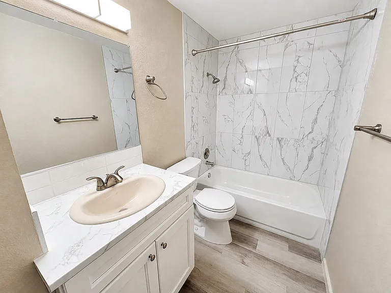 8422 N Mayfair St — Photo 4