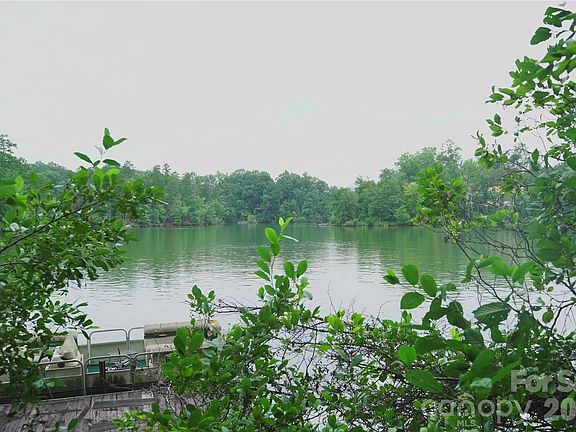 2nd image of 3 S Pointe Rd