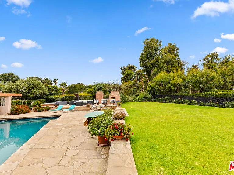 7122 Dume Dr — Photo 16
