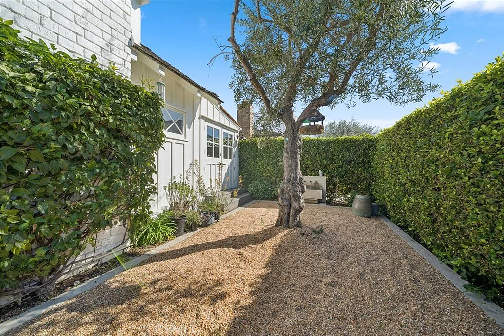3 bed, 1210 sqft, $18,995 — Photo 3