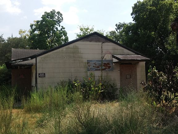 2nd image of 6102 Sherwood Dr