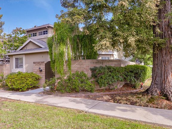 3rd image of 1233 Sanchez Way