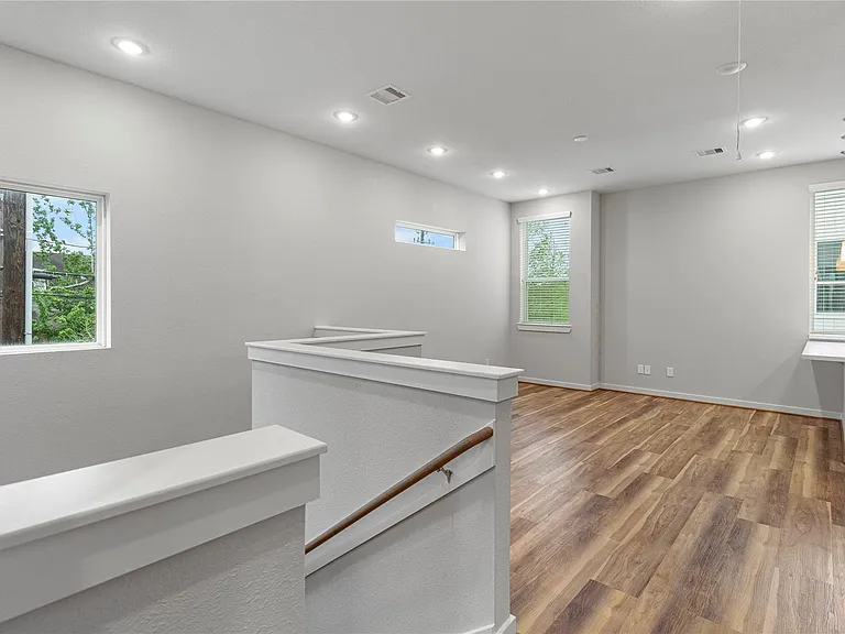 606 Thornton Rd #C — Photo 7