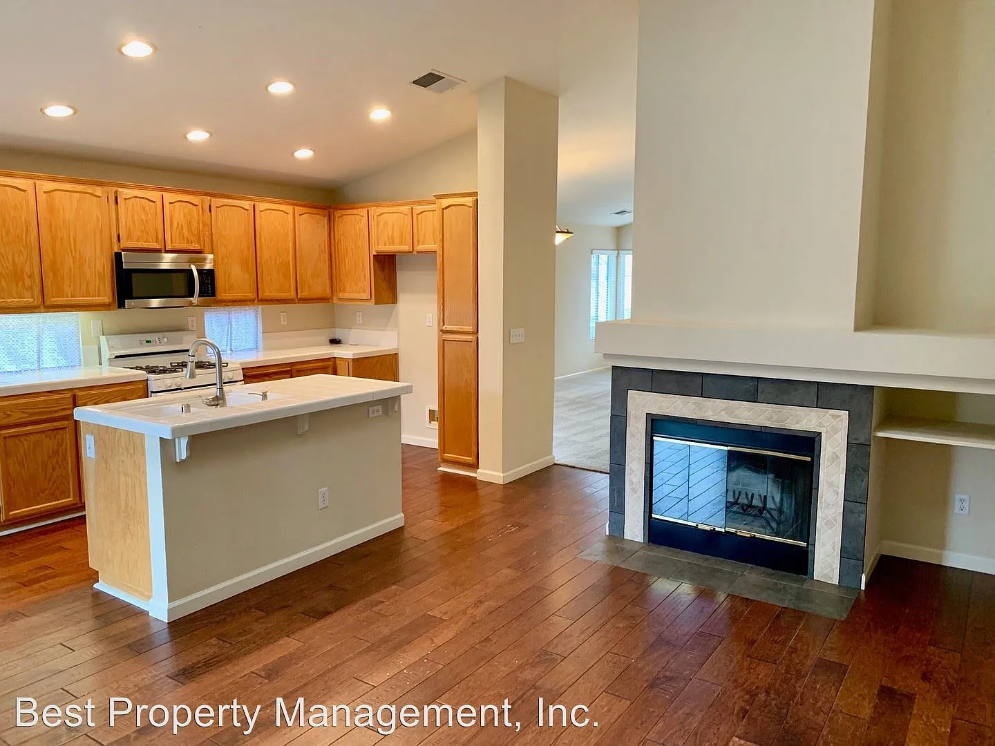 432 Apple Hill Dr photo 1